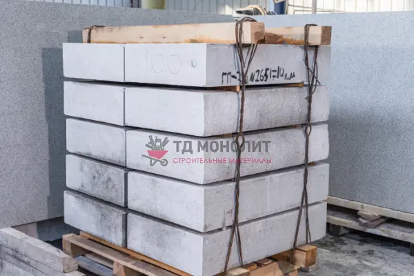 Гранитный бортовой камень ГП-3