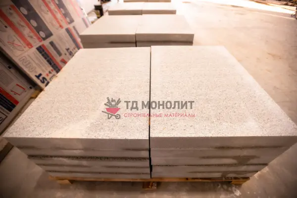 Термообработанная гранитная плита мощения 600х600х130
