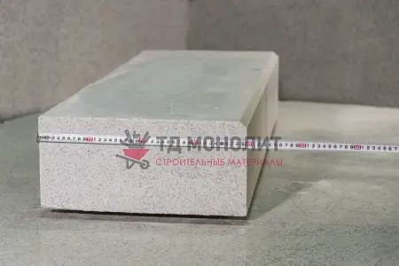 Гранитный бортовой камень ГП-2