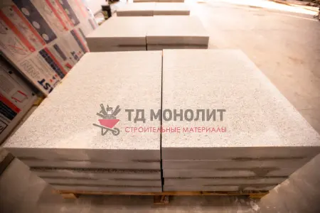 Термообработанная гранитная плита мощения 1000х600х80