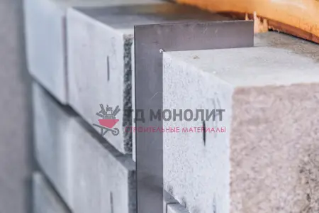 Гранитный бортовой камень ГП-2