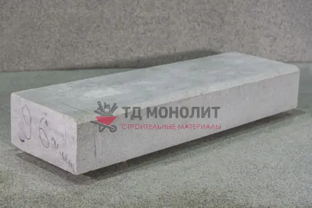 Гранитный бортовой камень ГП