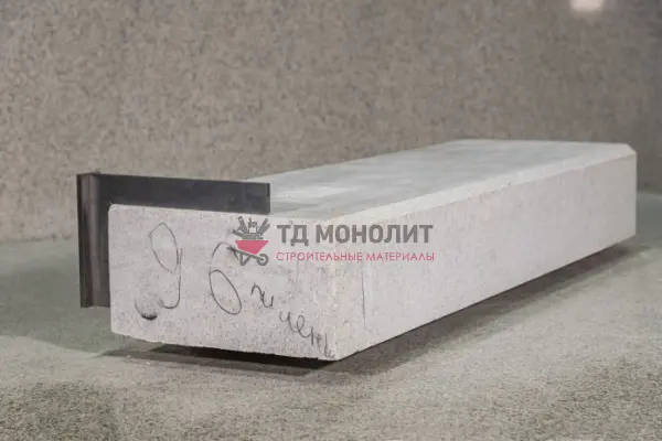 Гранитный бортовой камень ГП