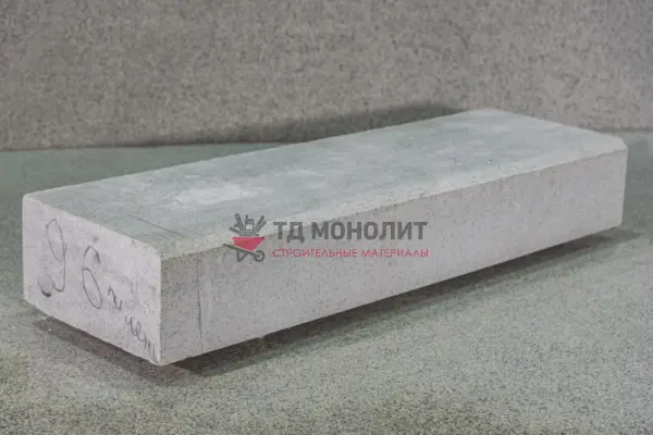 Гранитный бортовой камень ГП